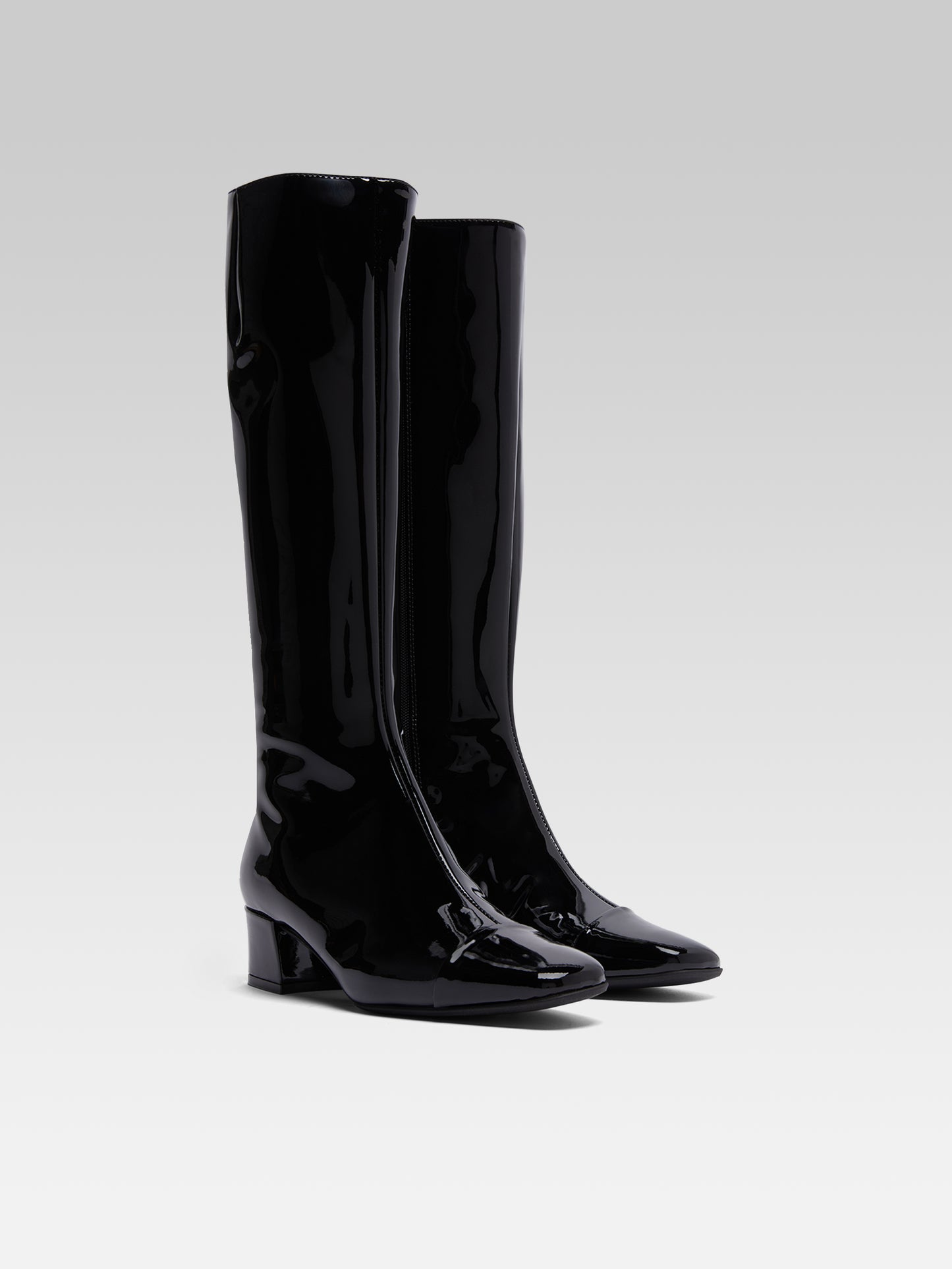 Malaga - Black patent leather boots