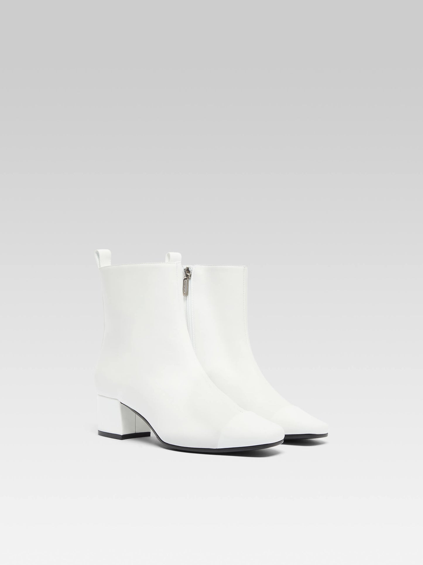 Estime - White leather and patent leather ankle boots