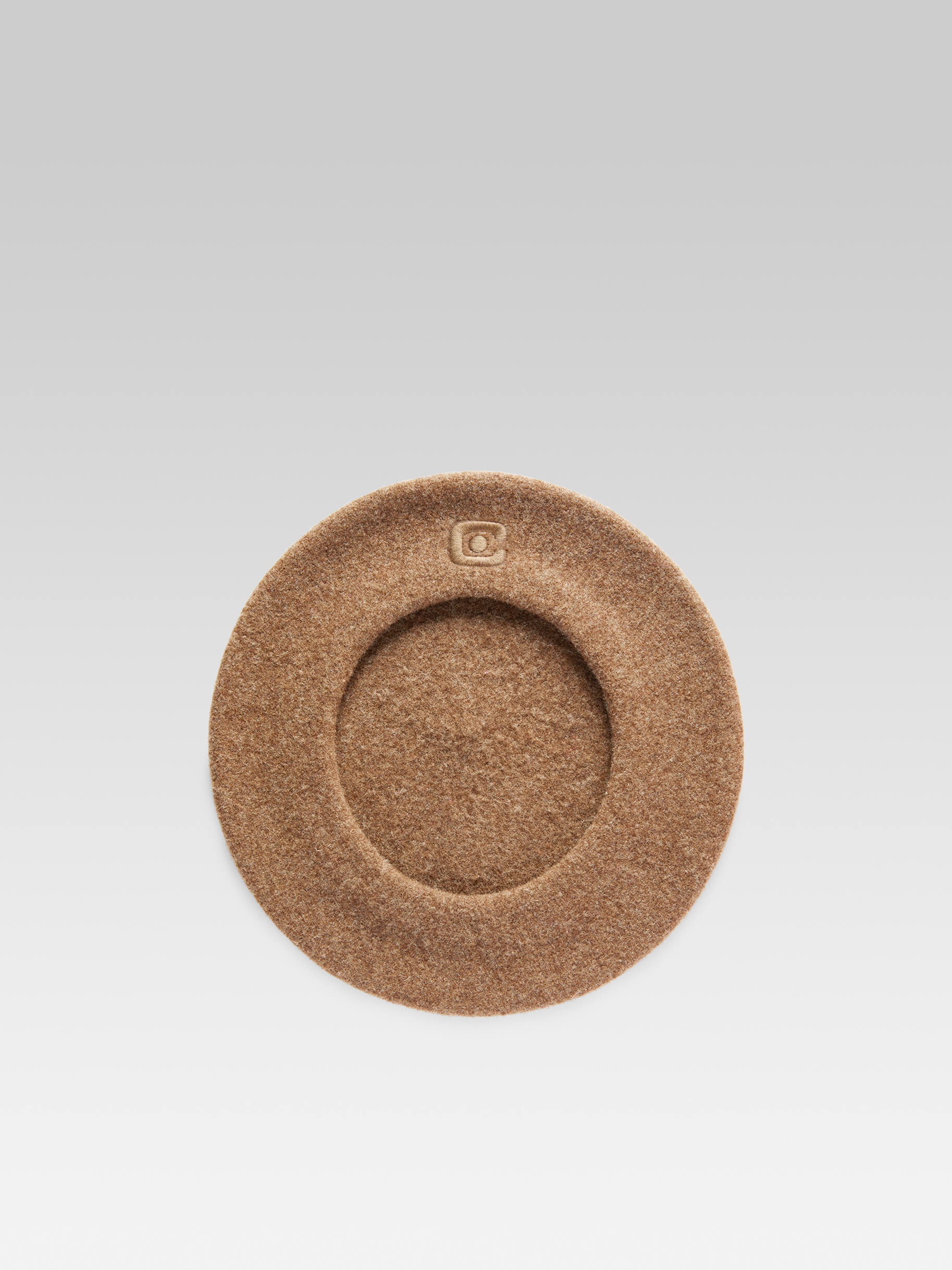 Beret - Camel wool beret with C logo - Image number 2