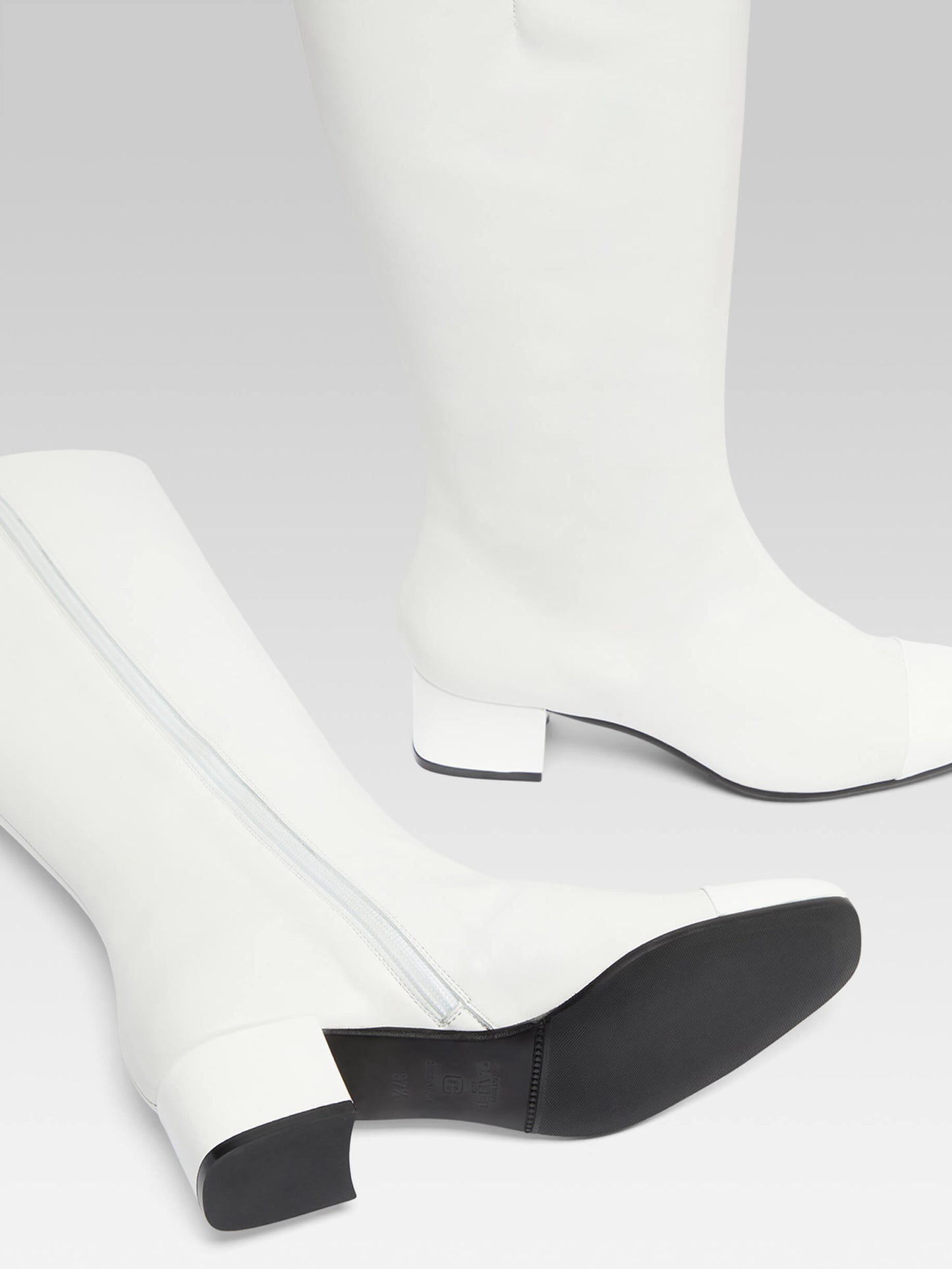 Malaga - White leather and patent leather boots