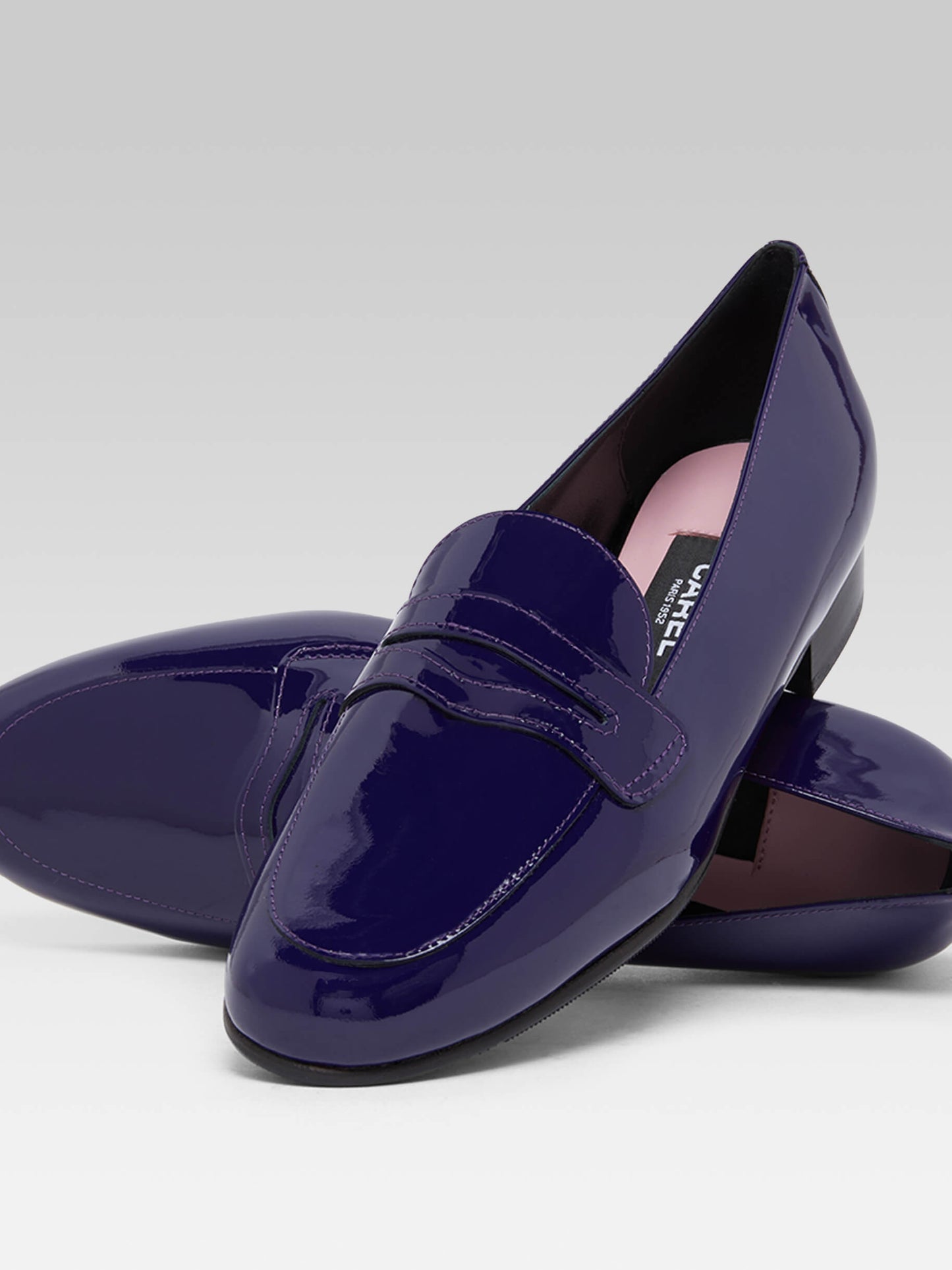 2100 - Amethyst patent leather loafers