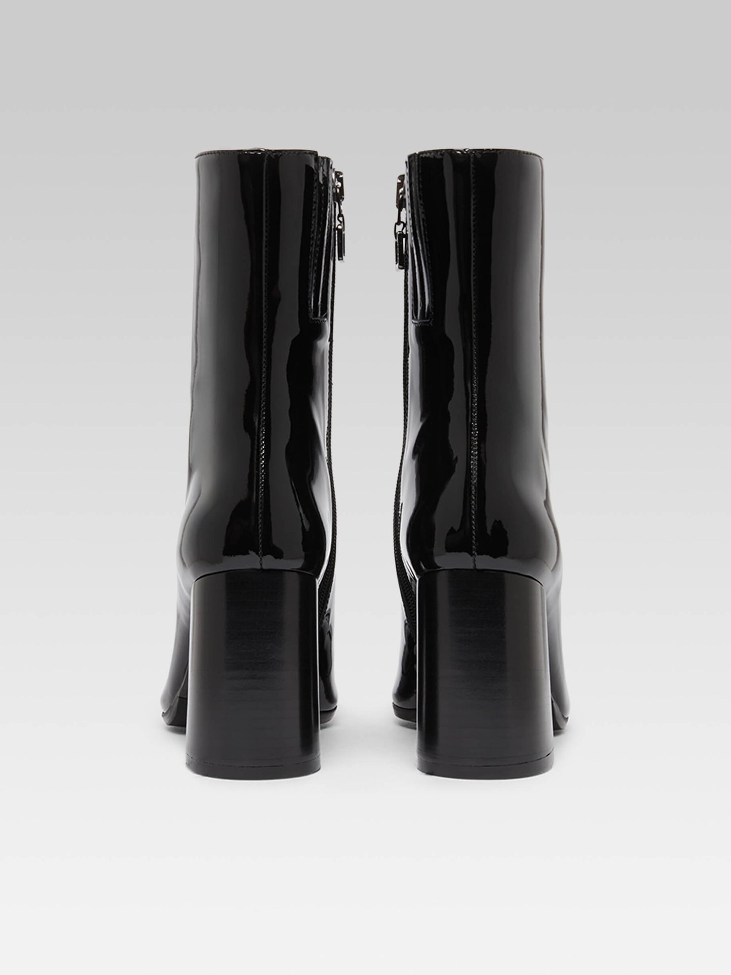 Donna - Black patent leather ankle boots