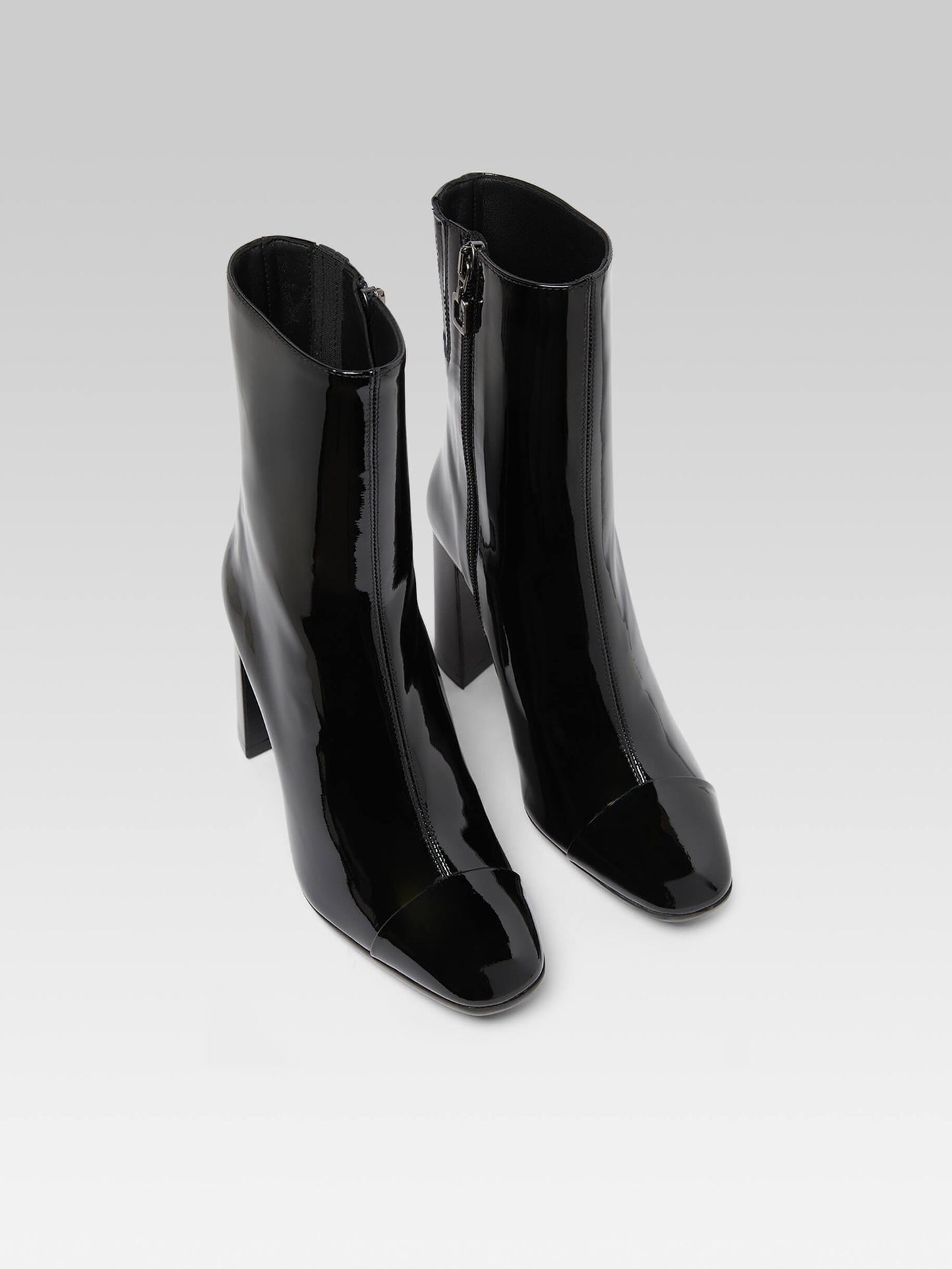 Donna - Black patent leather ankle boots