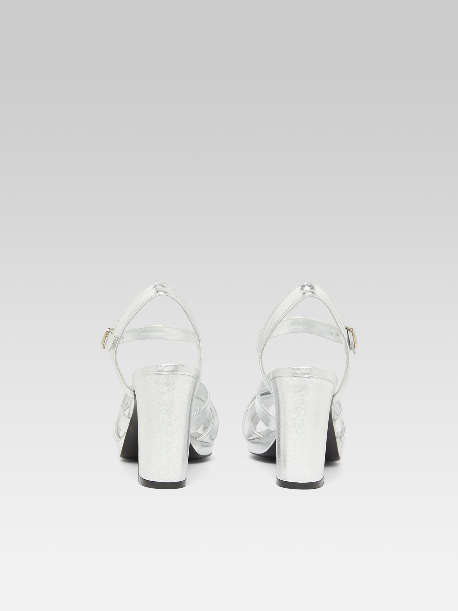 Dancing - Silver laminated leather sandals - Image number 4