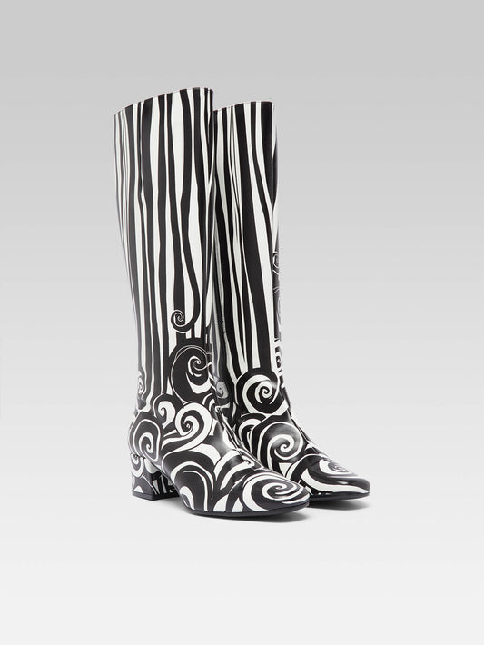 Malaga - Black and white printed leather boots - Image number 2