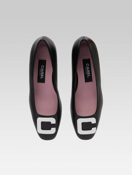 Camelia - Black leather pumps with C jewel