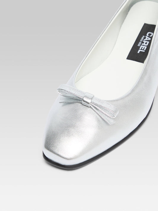 Bella - Silver leather ballet flats with bow - Image number 4