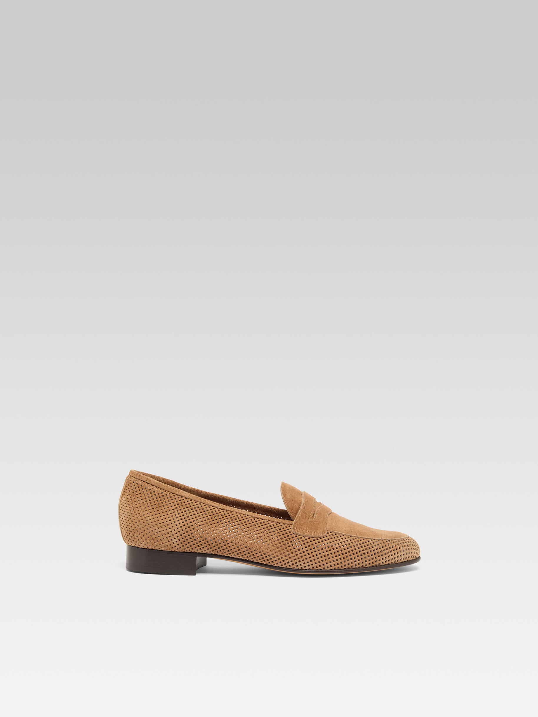 2100 - Hazelnut perforated suede leather loafers