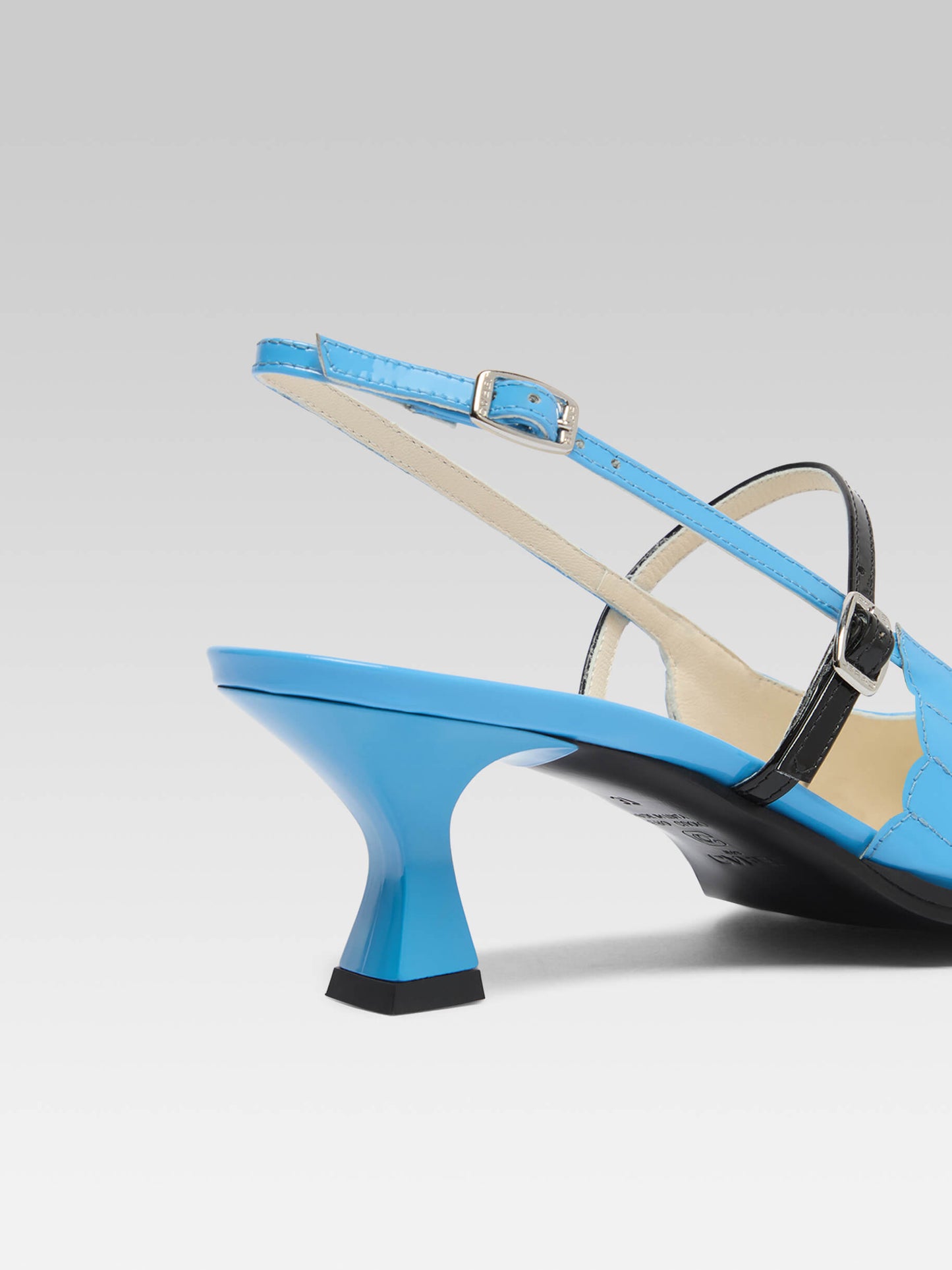 Pigeon - Blue patent leather slingback pumps