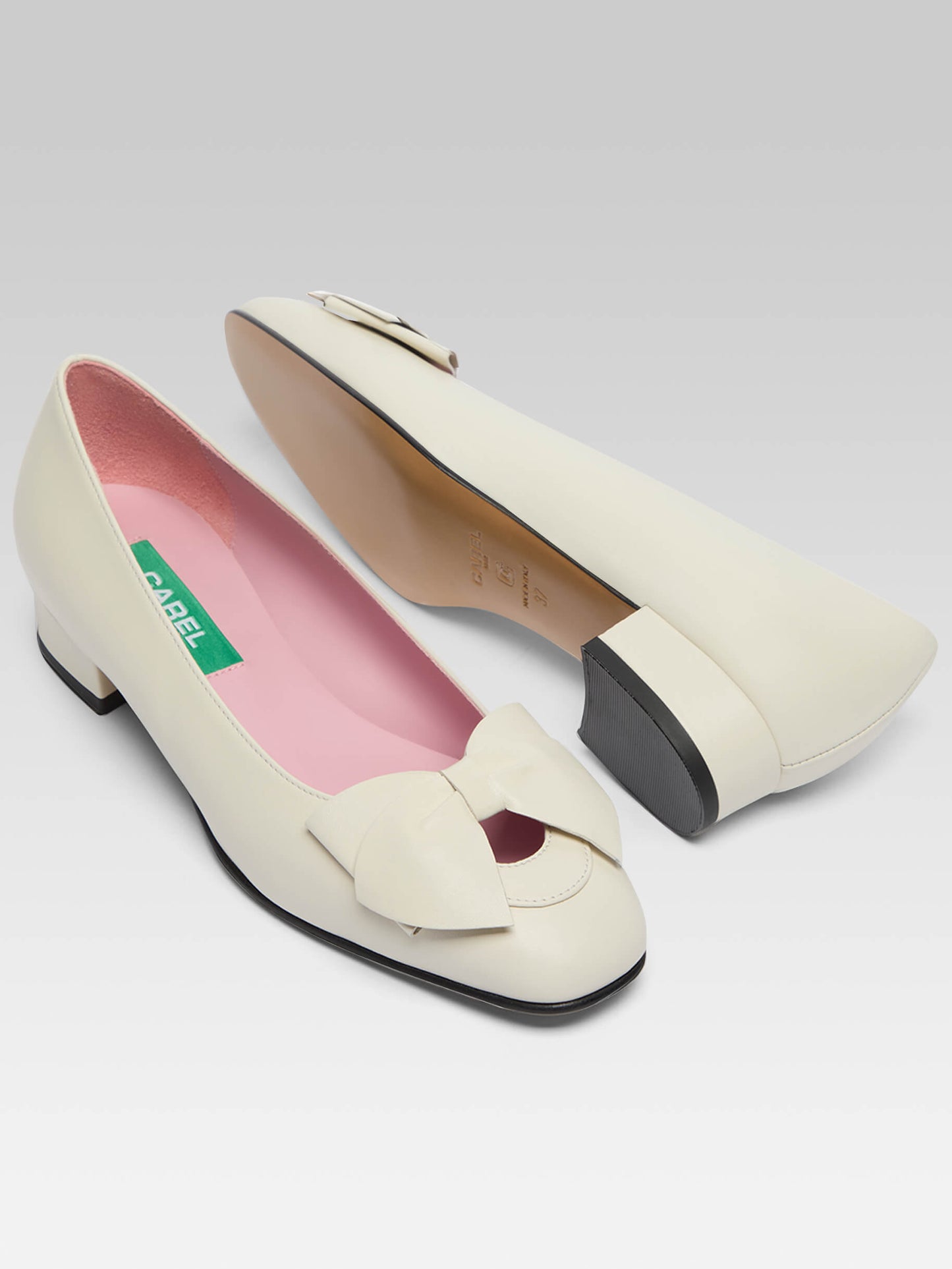 Princesse - Ivory upcycled leather ballet flats with bow