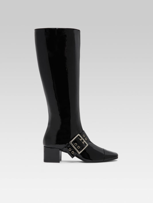 Eyelet - Black patent leather boots with eyelets