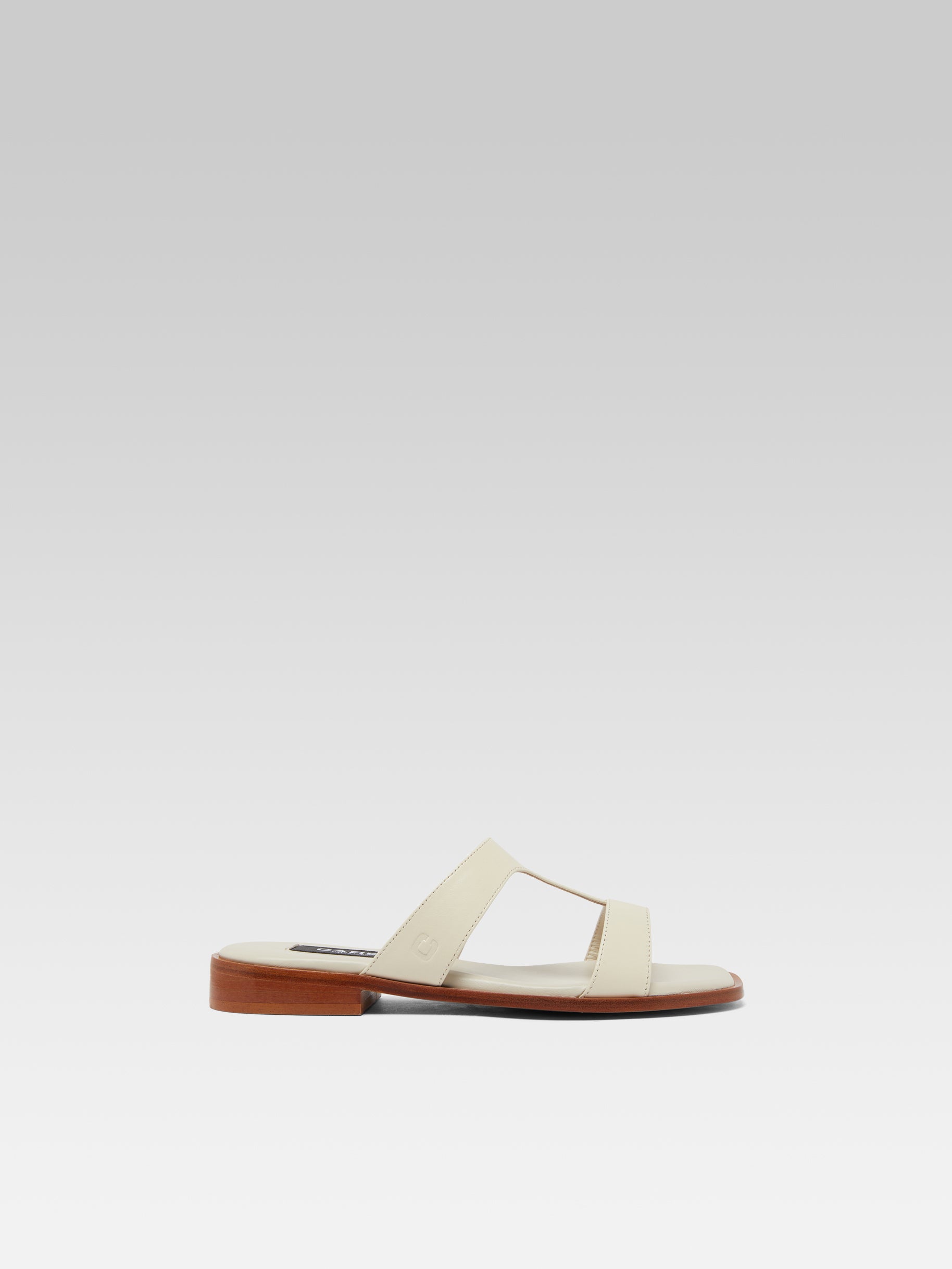 Ilienne - Beige leather flat mules