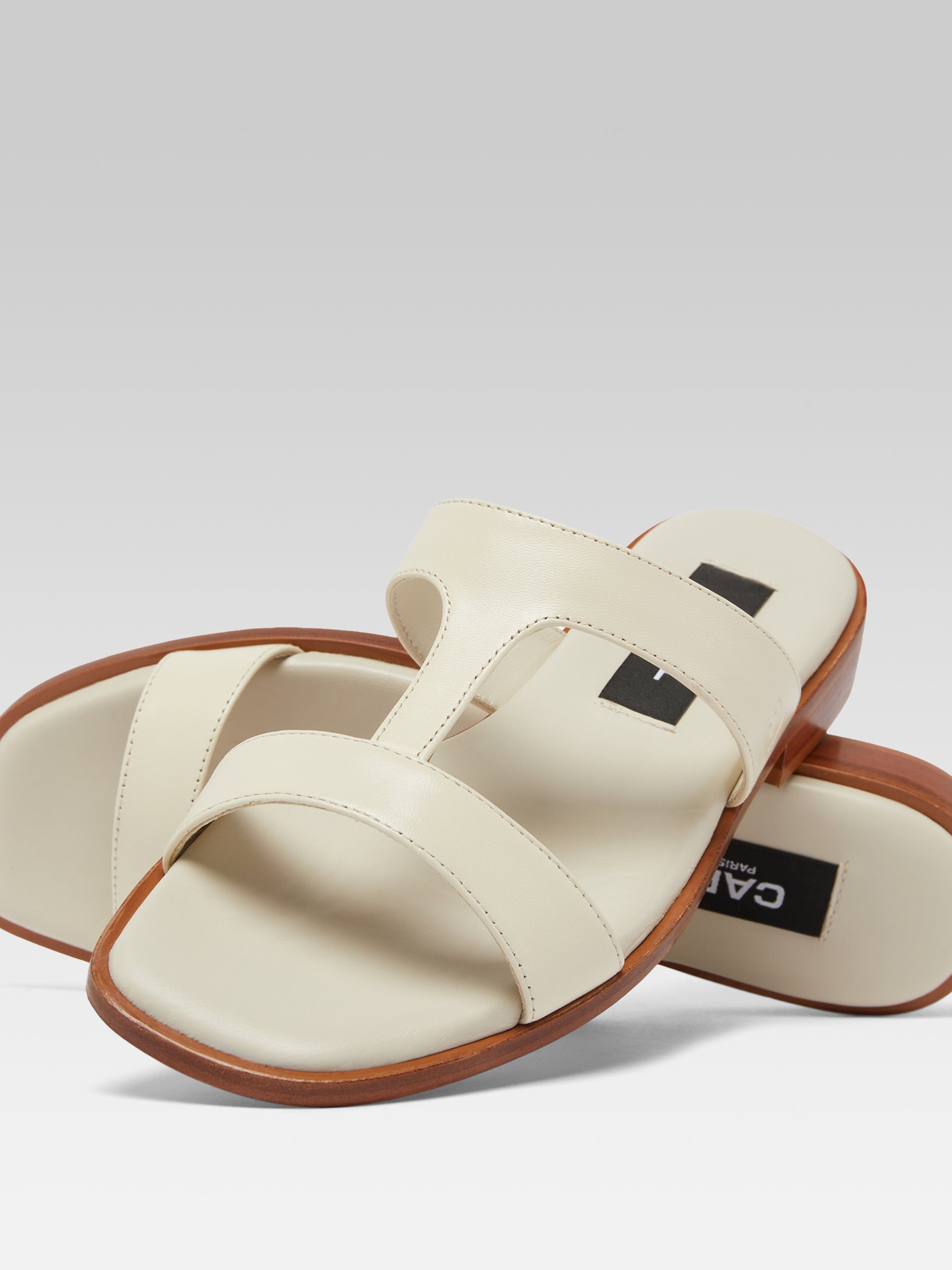 Ilienne - Beige leather flat mules - Image number 4