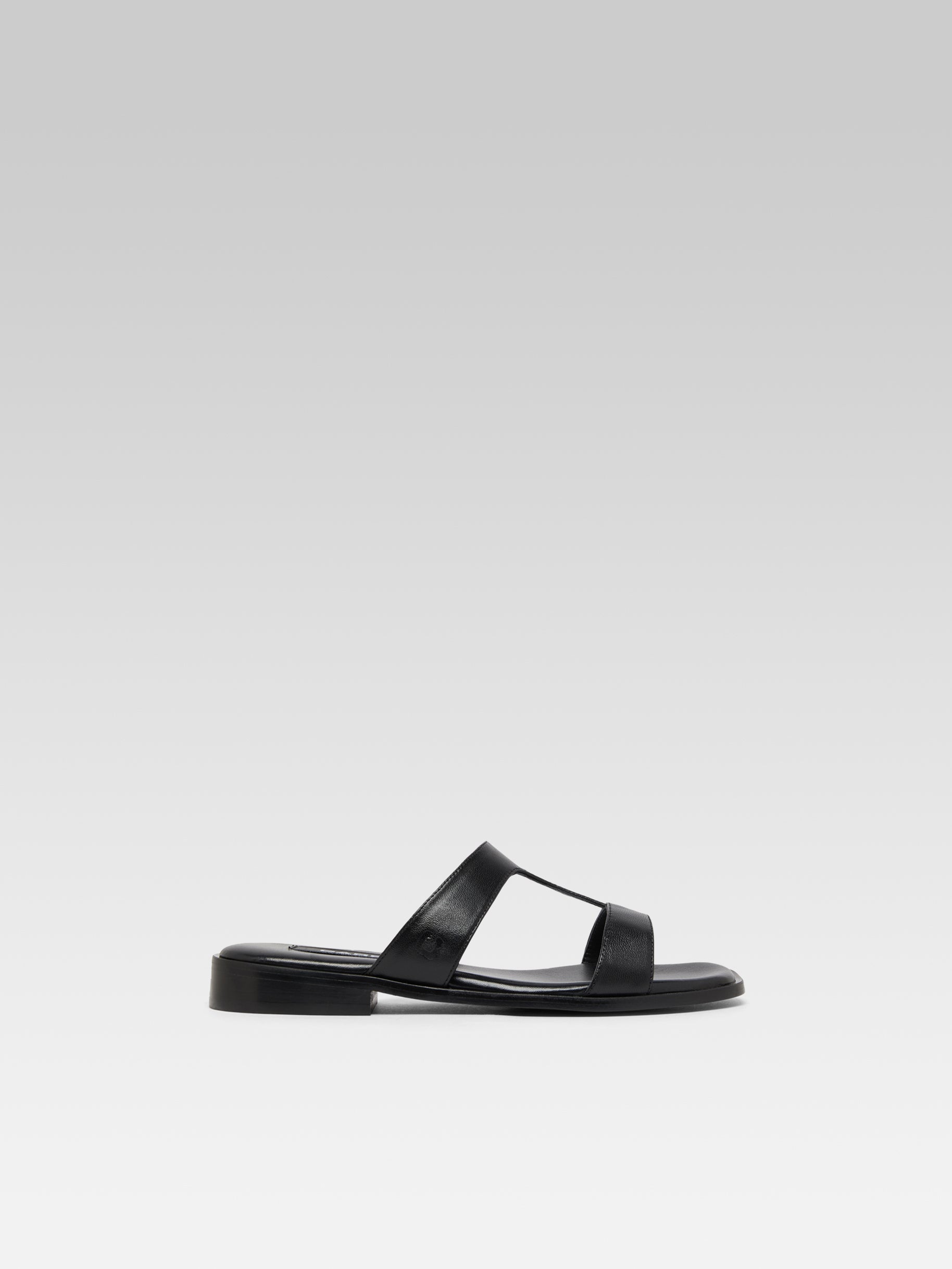 Ilienne - Black leather flat mules