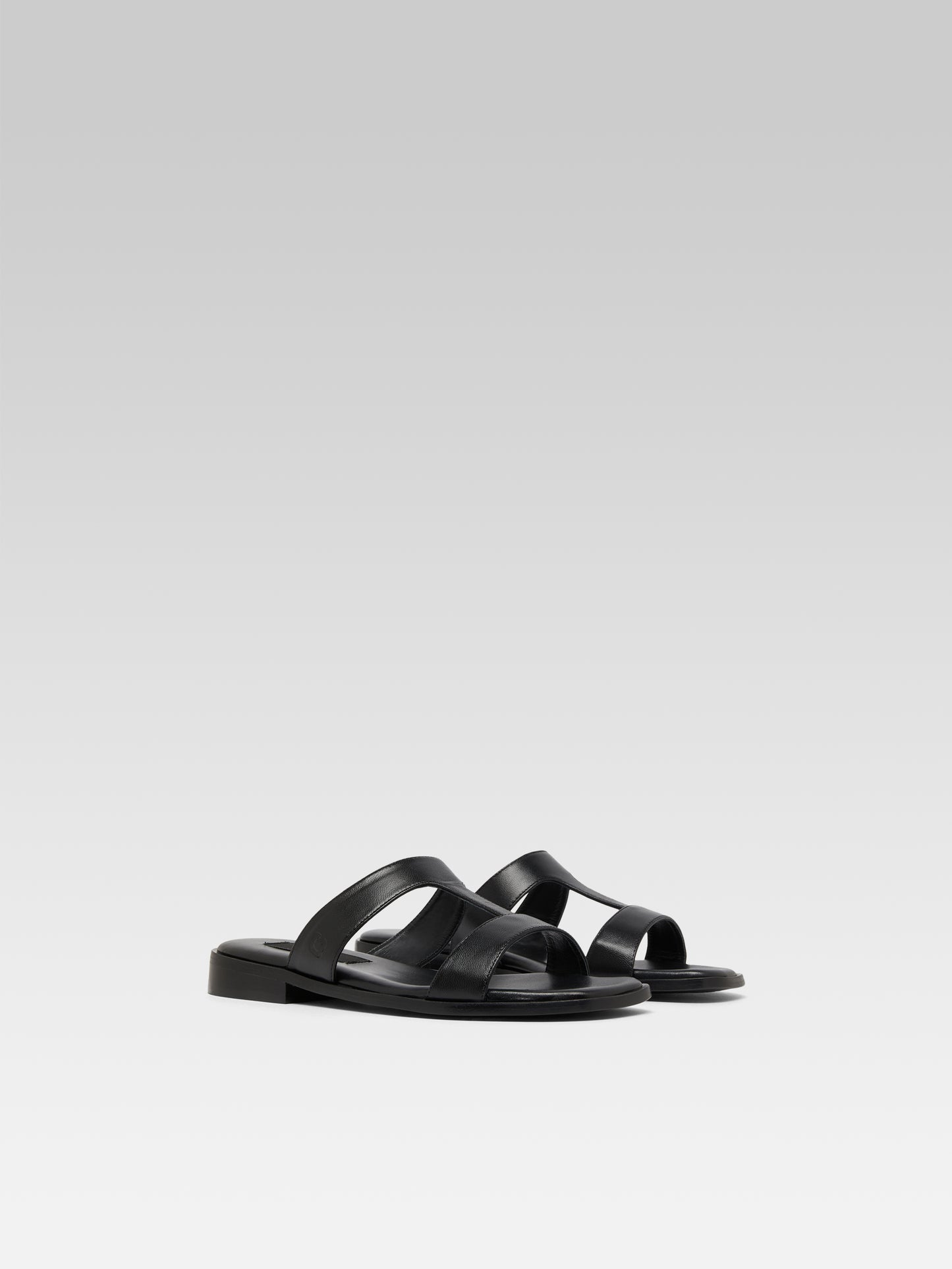 Ilienne - Black leather flat mules