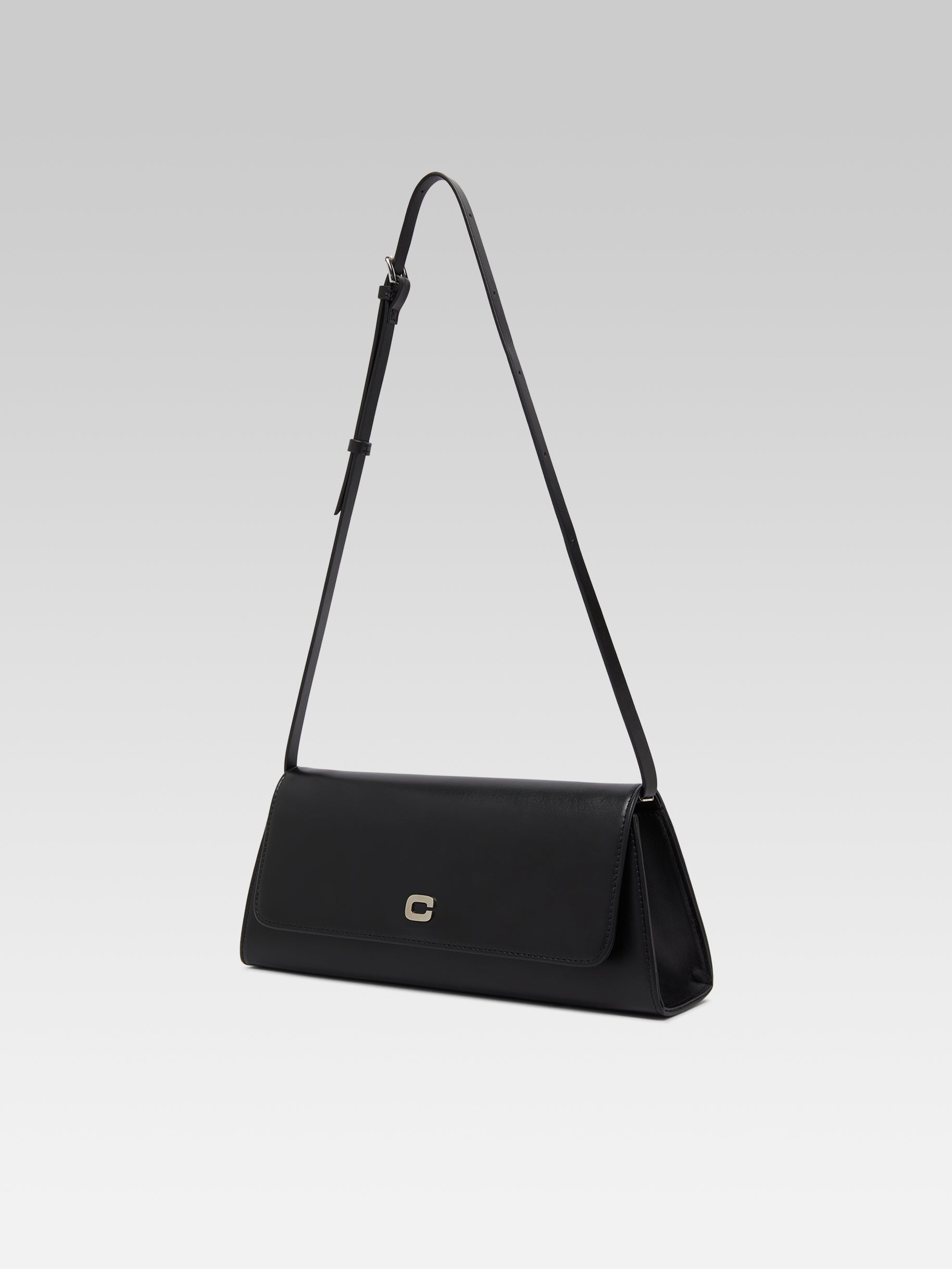 Madeleine - Black leather shoulder bag - Image number 5