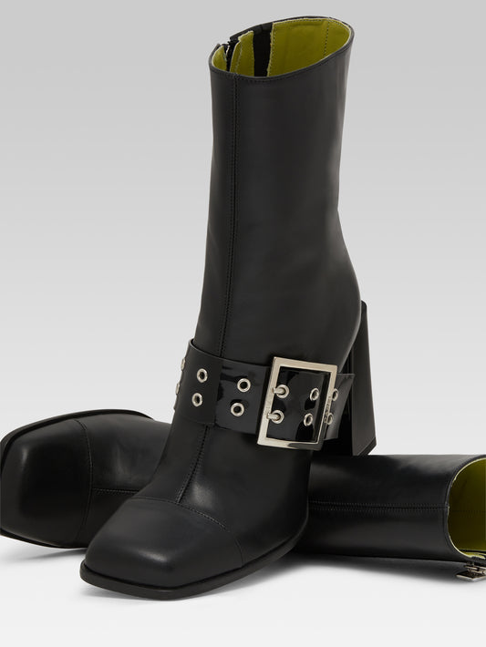 Moonlight - Black leather ankle boots with eyelet buckle - Image number 4