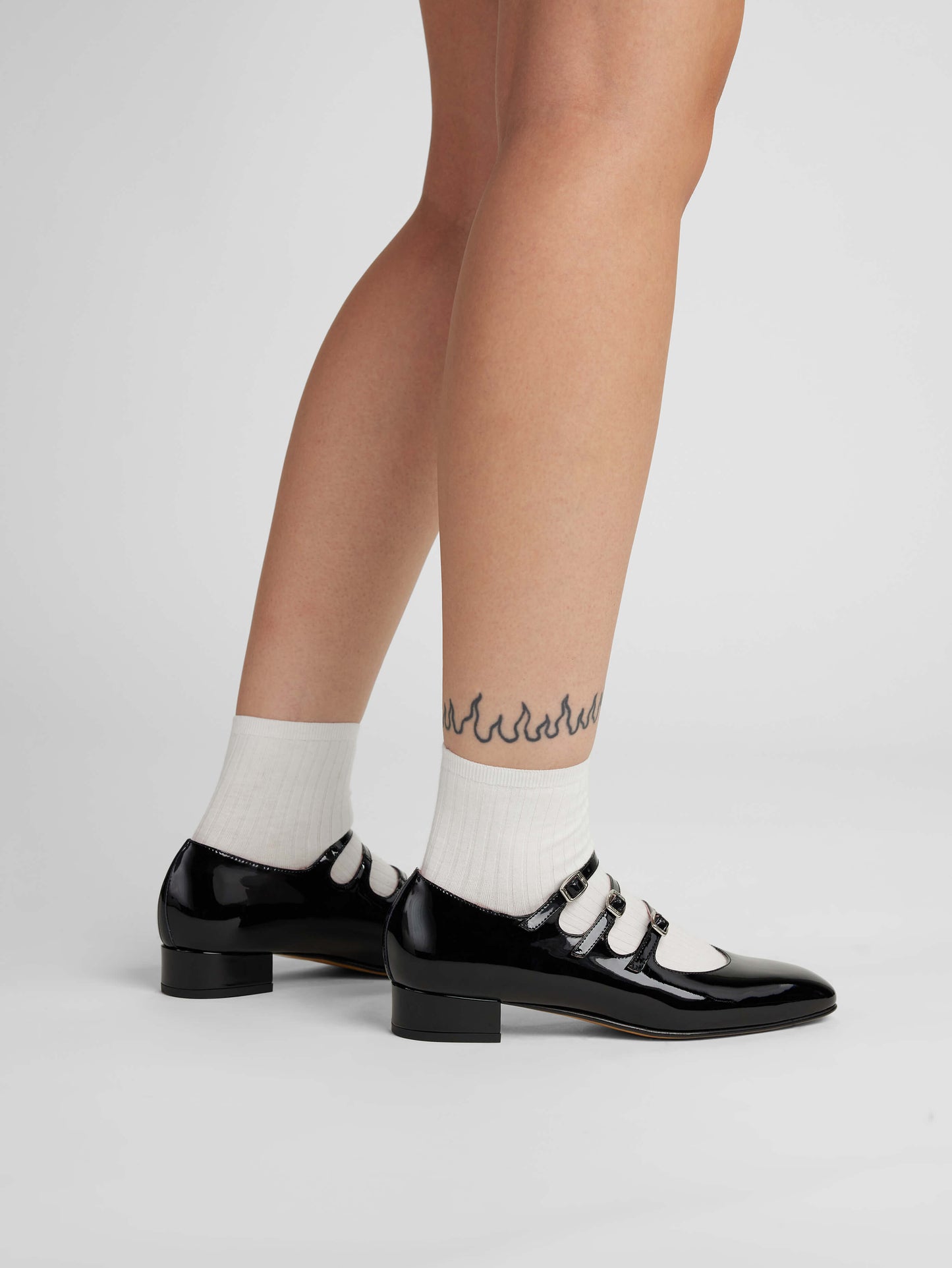 Ariana - Black patent leather Mary Janes ballet flats