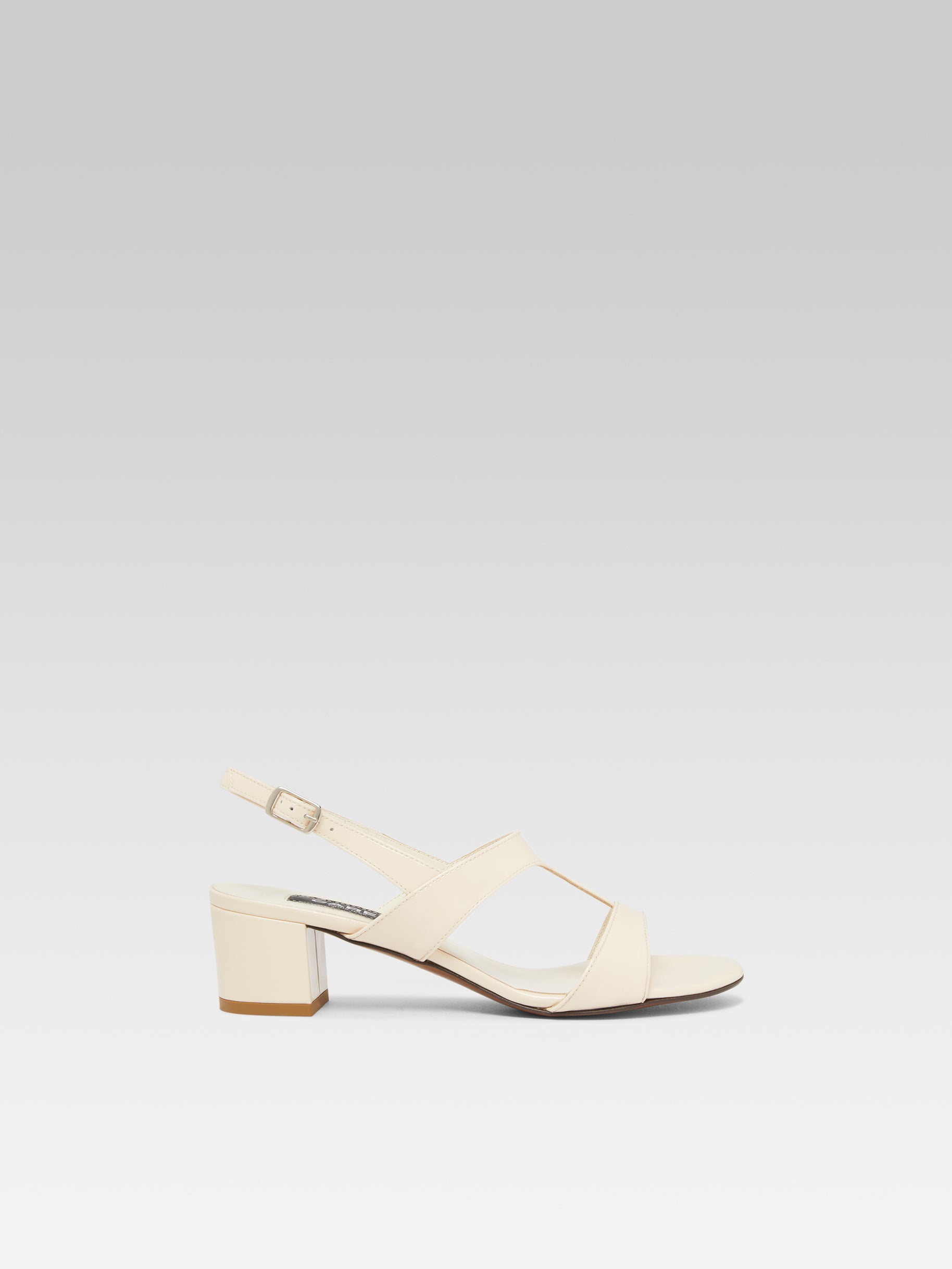 Romy - Nude patent leather sandals