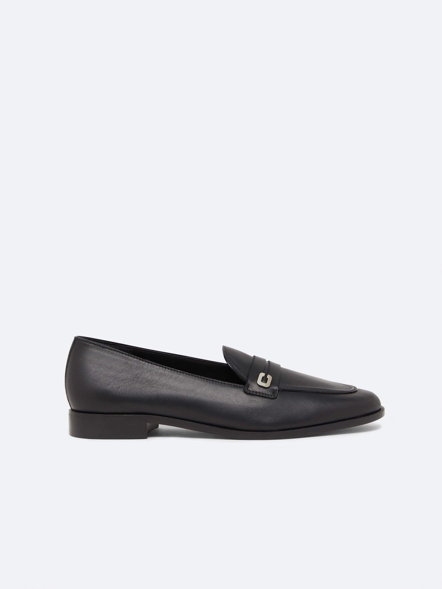 Jackie - Black leather moccasins