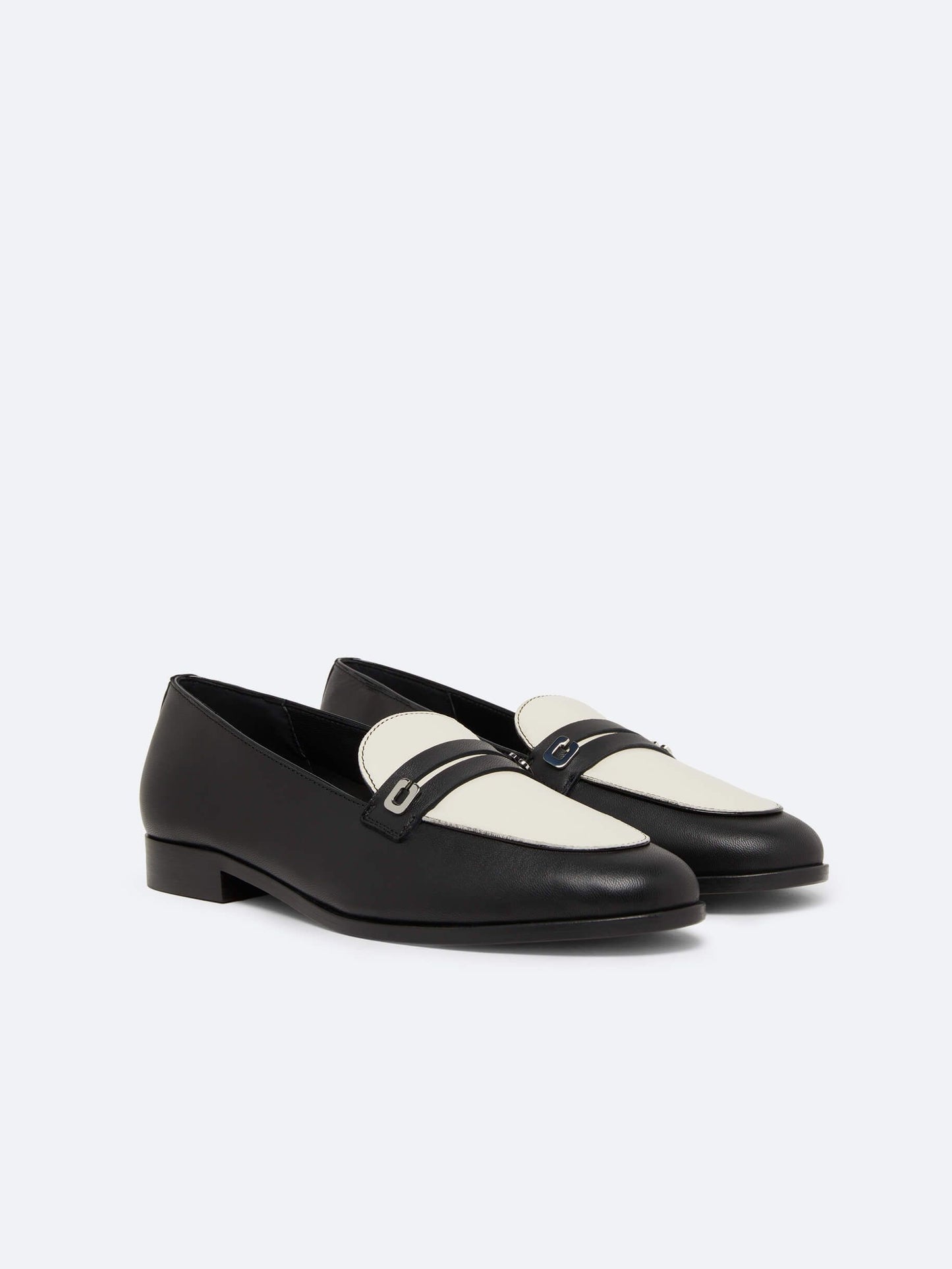 Jackie - Black and ivory leather moccasins